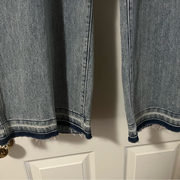 Michael Kors Selma Cropped Flair Jeans - Picture 5 of 10